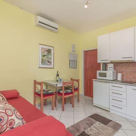 Apartments Zdenka Омиш Экстерьер фото