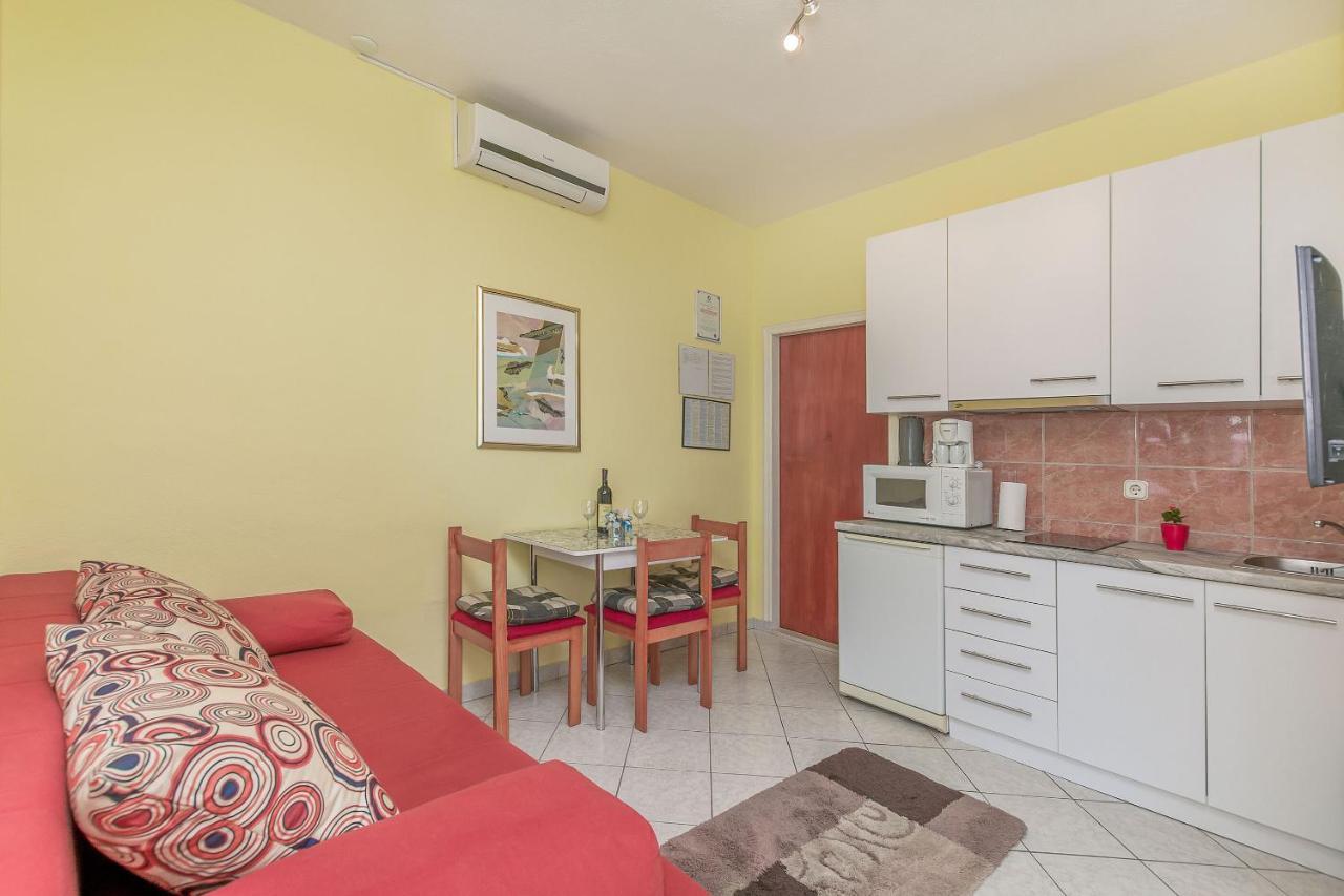 Apartments Zdenka Омиш Экстерьер фото