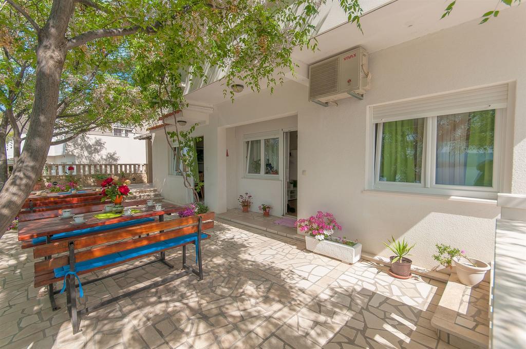 Apartments Zdenka Омиш Экстерьер фото