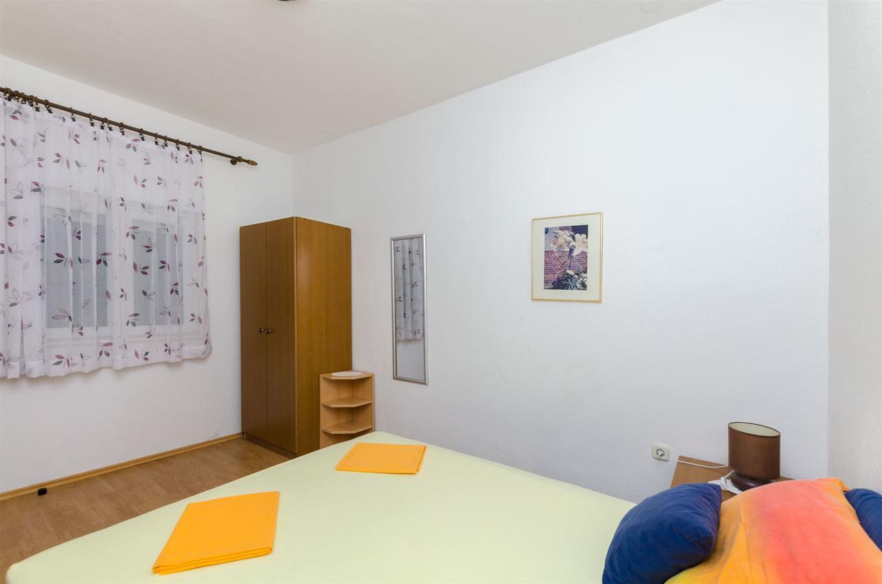 Apartments Zdenka Омиш Экстерьер фото