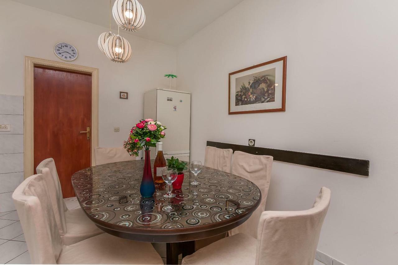 Apartments Zdenka Омиш Экстерьер фото