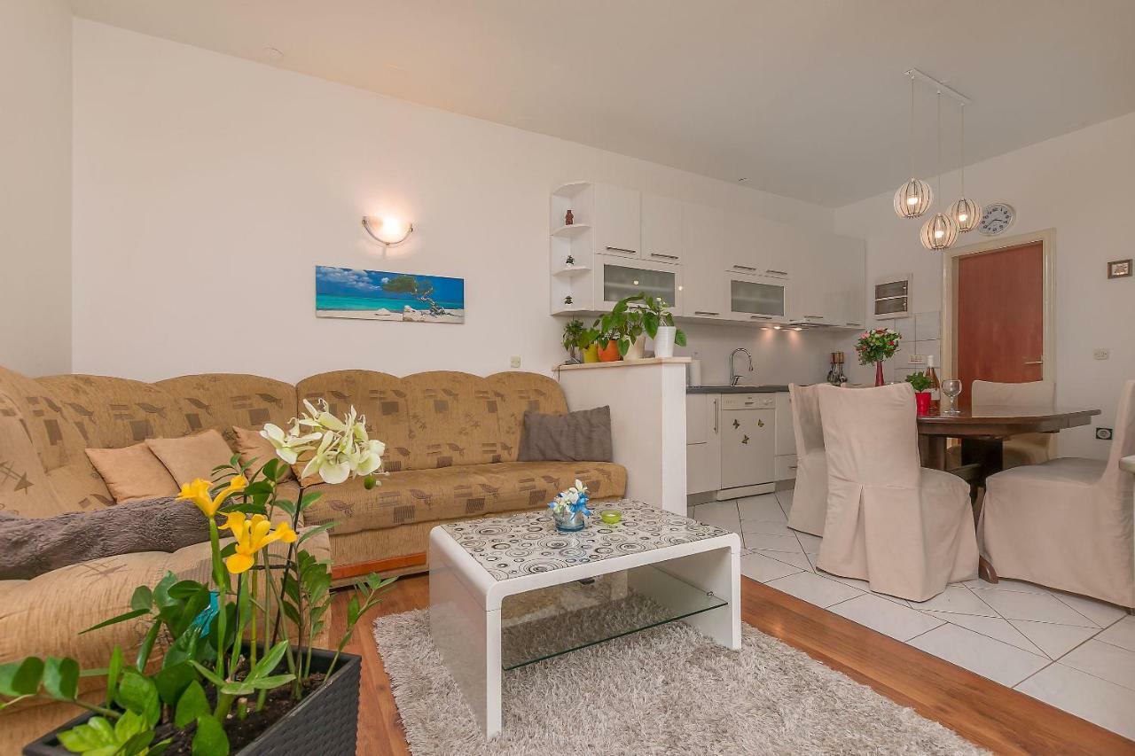 Apartments Zdenka Омиш Экстерьер фото