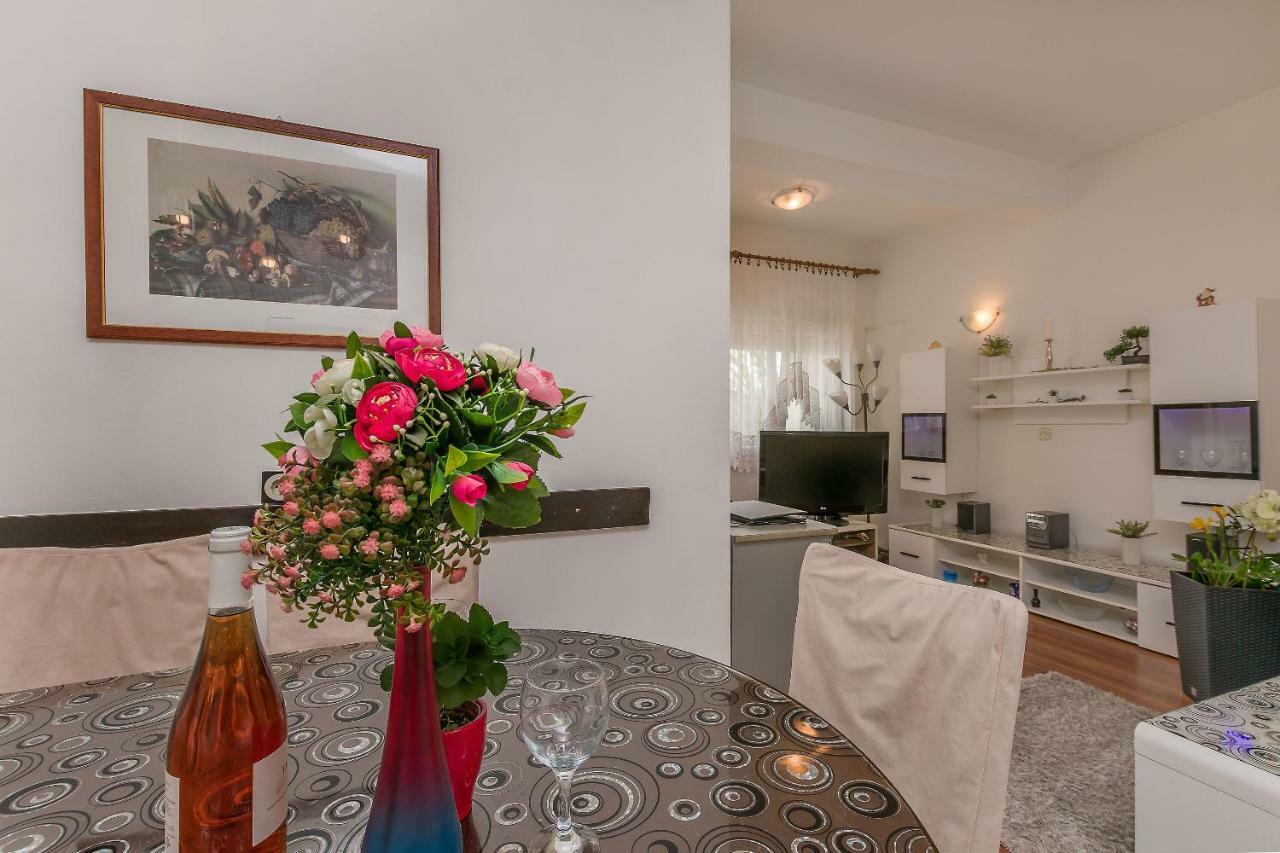 Apartments Zdenka Омиш Экстерьер фото